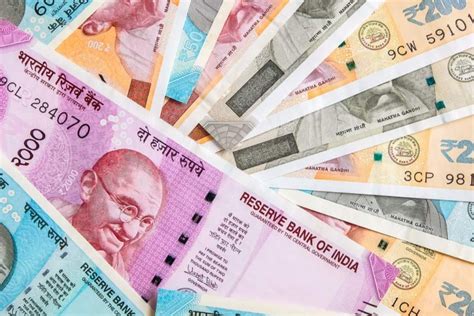 7.9k dollars in rupees